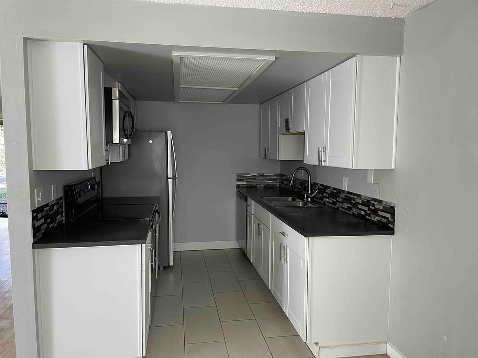 1st image of 14322 NE 7th Pl APT 2