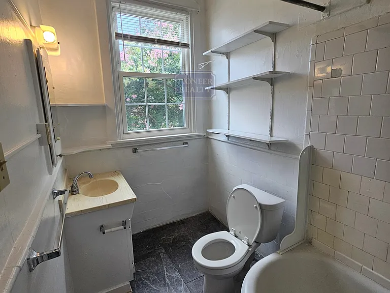 3110 Kensington Ave #11 — Photo 12