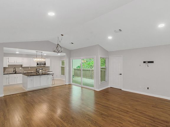 5th image of 508 Garden Ct