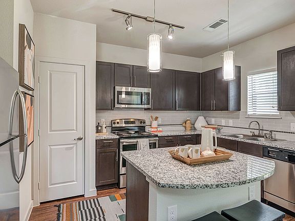 3rd image of 12803 West Ave #9103