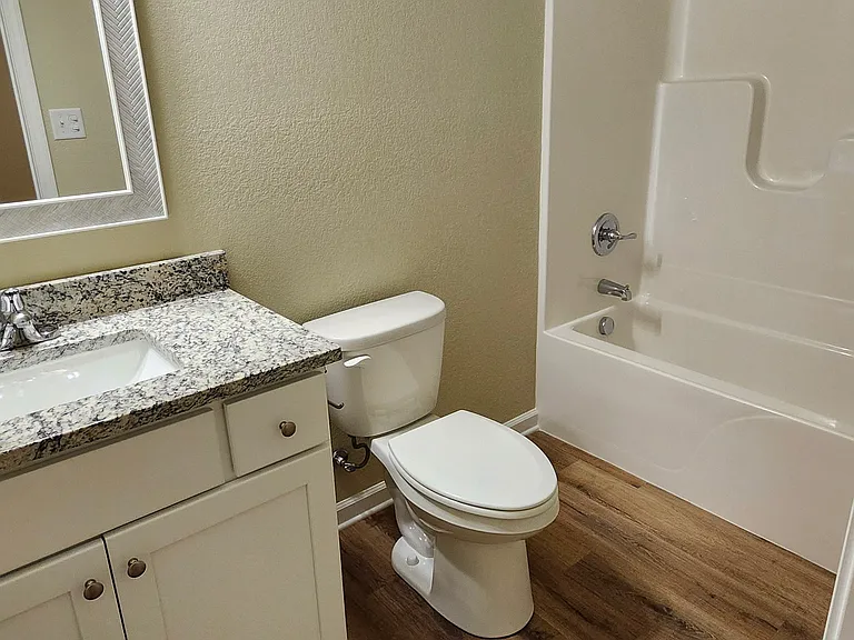 512 N Maple St #512 — Photo 11