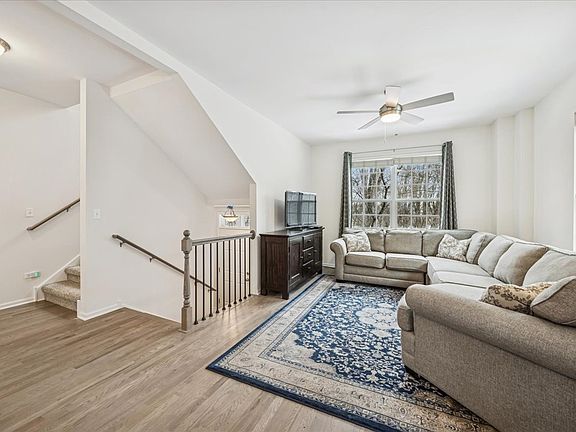 3rd image of 1424 S Fairfield Ave #1424