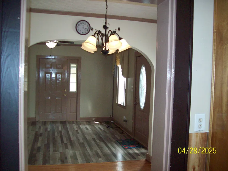 405 Brown St — Photo 5