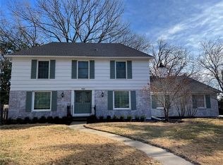 9321 Alhambra St, Prairie Village, KS 66207