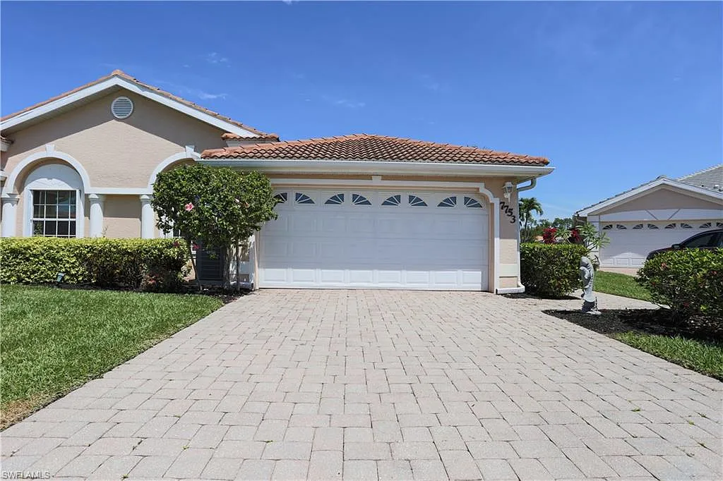 2 bed, 2.0 bath, 1840 sqft, $2,800 — Photo 2