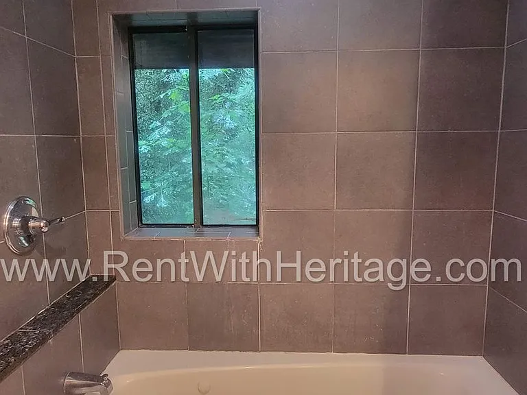1050 Flamingo Dr — Photo 47