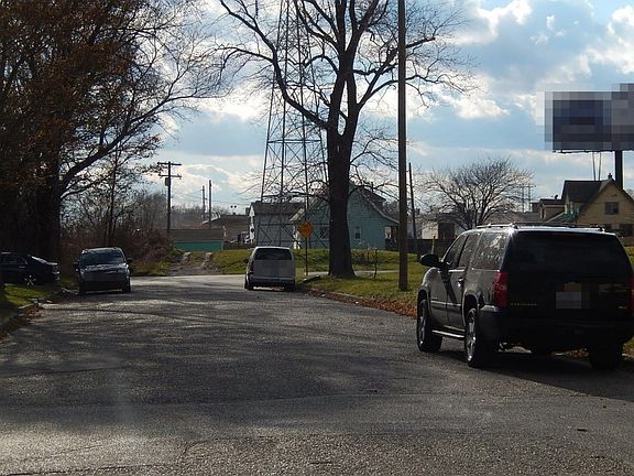 5th image of 1304 S Patricia St