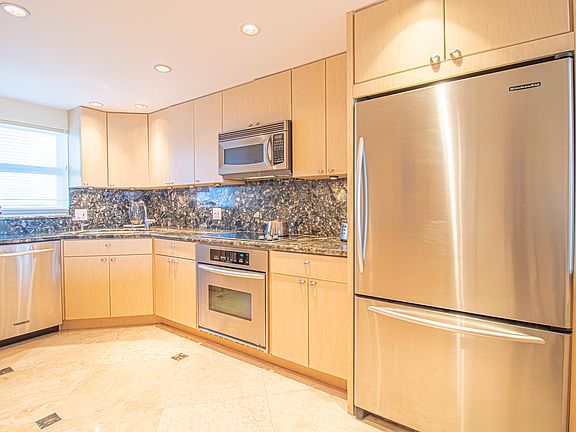 4th image of 511 Bayshore Dr APT 803