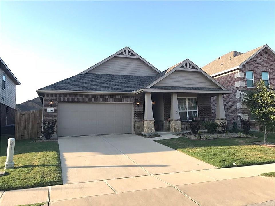 1st image of 2209 Loreto Dr