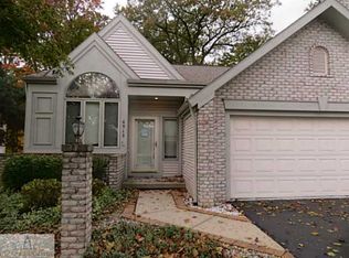 6913 Springtree Ln, Lansing, MI 48917