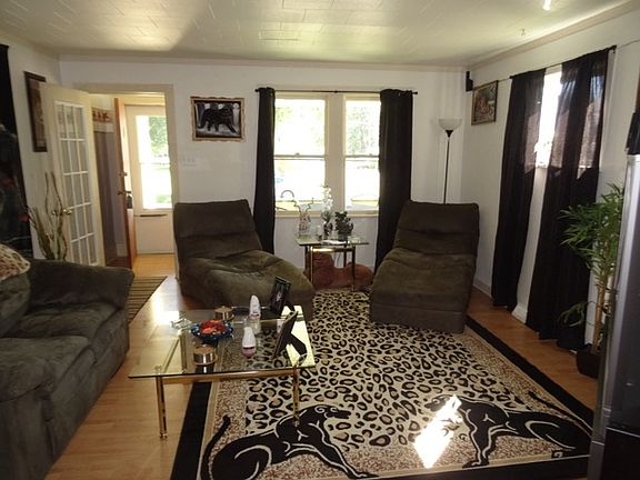 2nd image of 1511 Leer St
