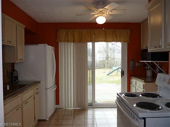 4th image of 9244 Newkirk Dr