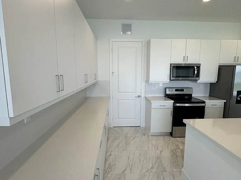5226 Karlia Dr — Photo 21