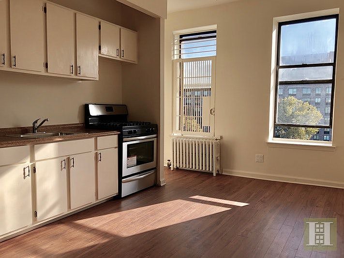 2nd image of 29 W 118th St APT 5A