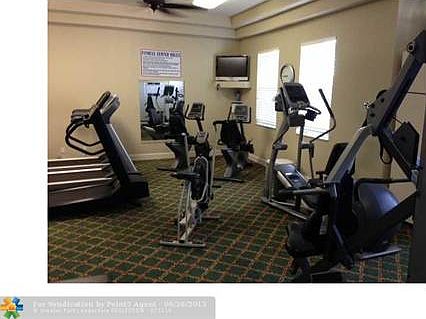 5th image of 5808 Royal Club Dr