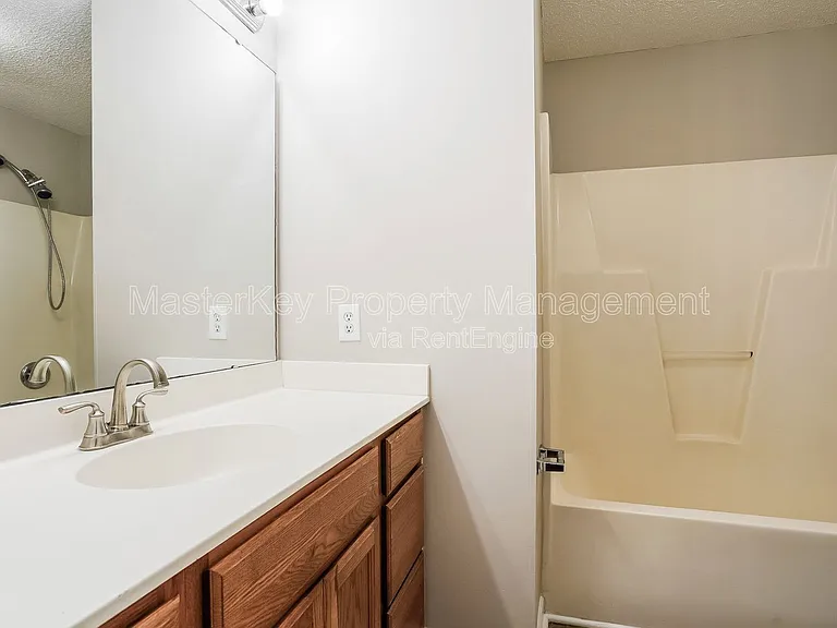 317 Cross Hill Ln — Photo 24