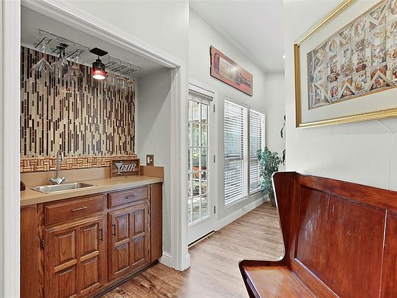 2nd image of 4012 Elganza Ct