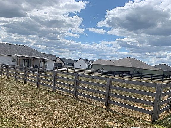 2nd image of 4000 Hollyhock Ln