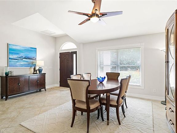 5th image of 860 Hidden Harbour Dr