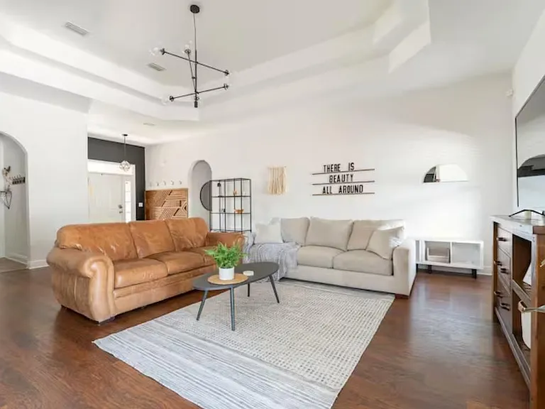 8734 Bradfield Dr — Photo 1