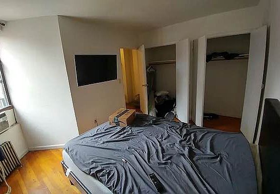 4th image of 311 W 95th St #7BB
