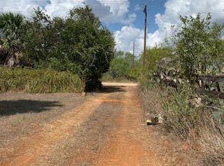 5415 County Road 136, Floresville, TX 78114