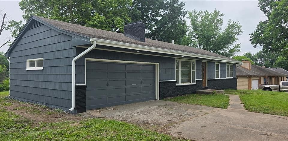 2nd image of 4407 S Phelps Rd