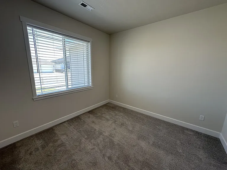 3304 S Zimmerman St — Photo 13