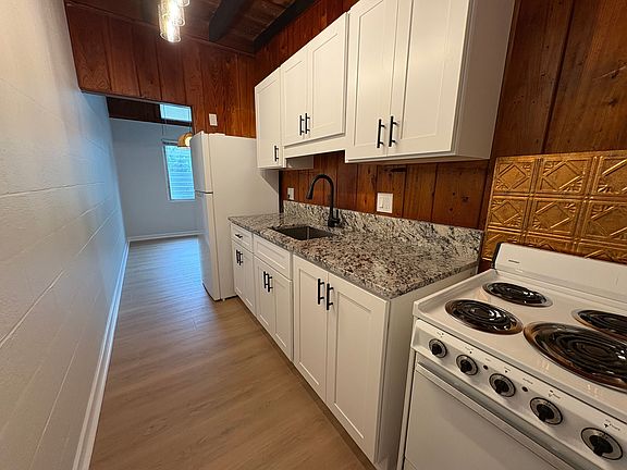 4th image of 2335 15th Ave APT 1