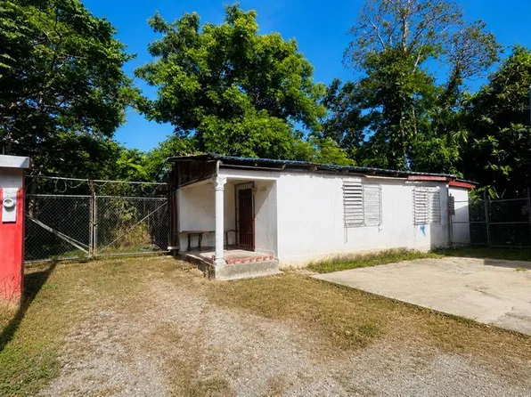 Co Villa Caridad Amparo St #D-10, Carolina, PR 00985