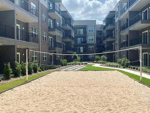 3rd image of 14631 Richmond Ave #1