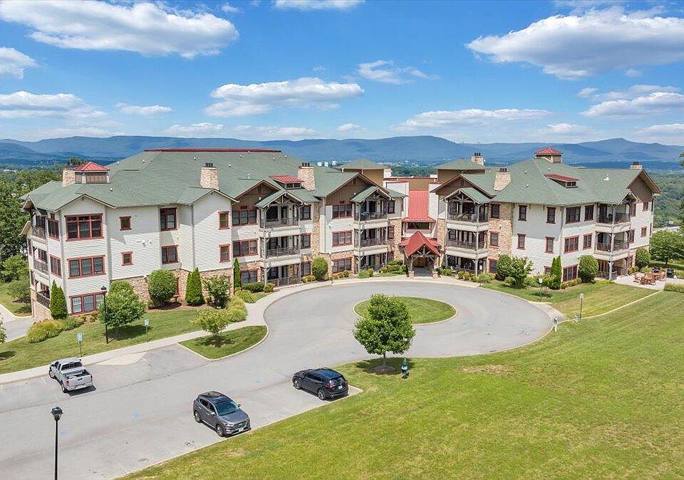 1st image of 5420 The Peaks Dr