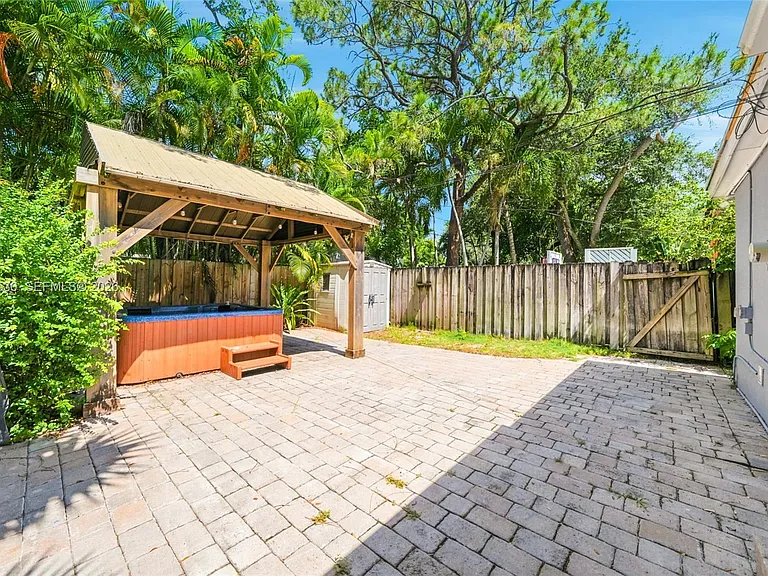 2301 Tequesta Ln — Photo 29