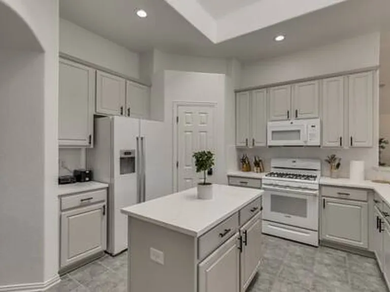 Falcon Ridge Dr — Photo 6