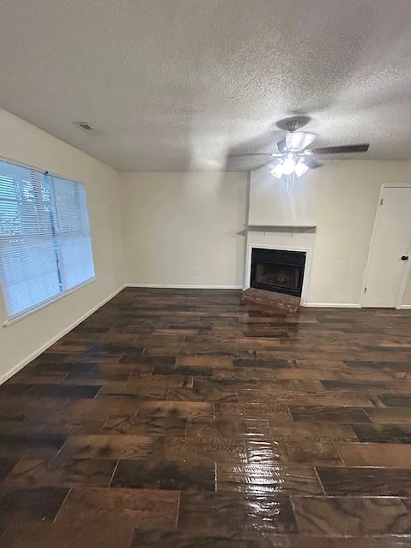 Two bedroom/1.5 bath townhome in Irmo near the Lake Murray Dam. — Photo 2