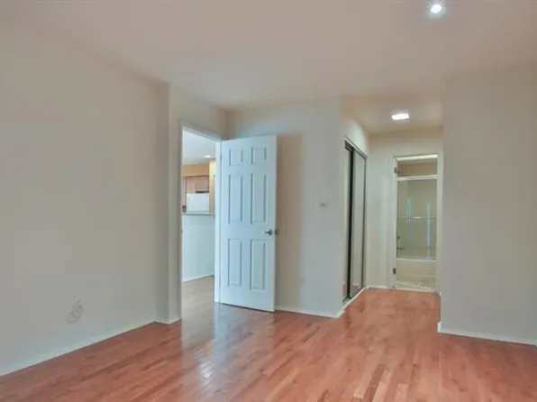 700 Mainsail Lane image 10 of 28