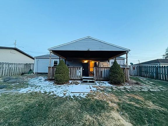 2nd image of 572 Crestwood Dr