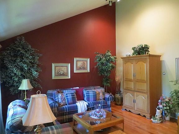 5th image of 1123 Golden Dr