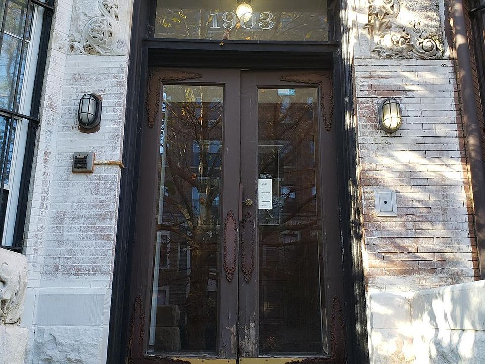 2nd image of 1903 Kalorama Rd NW