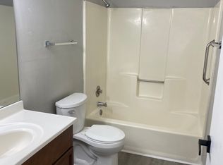 150 Meadows Rd N APT 1, Bourbonnais, IL 60914