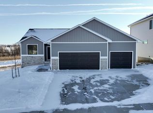 706 Plainside Ave, Norwalk, IA 50211