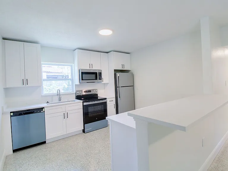 1618 Indiana Ave — Photo 20