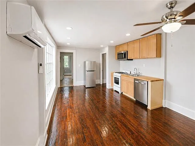 1306 Simon Bolivar Ave #1/2 — Photo 6
