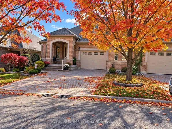 9 Renaissance Point, New Tecumseth, ON L9R 2H8