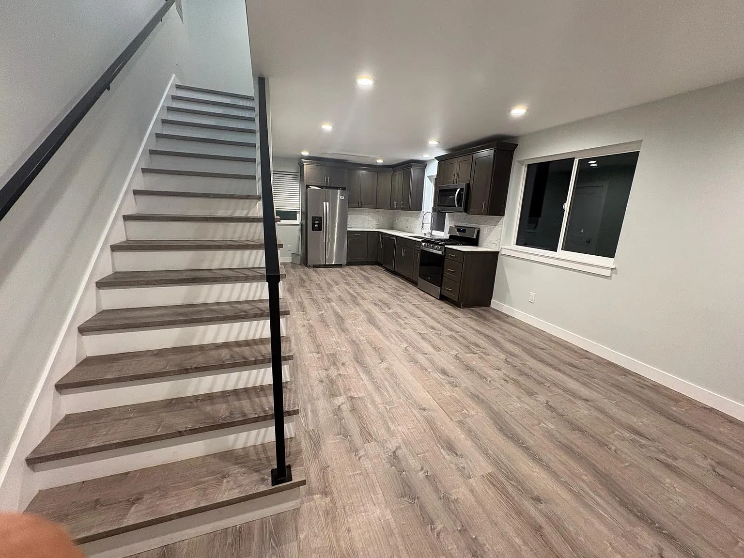 2 bed, 832 sqft, $2,650 — Photo 3
