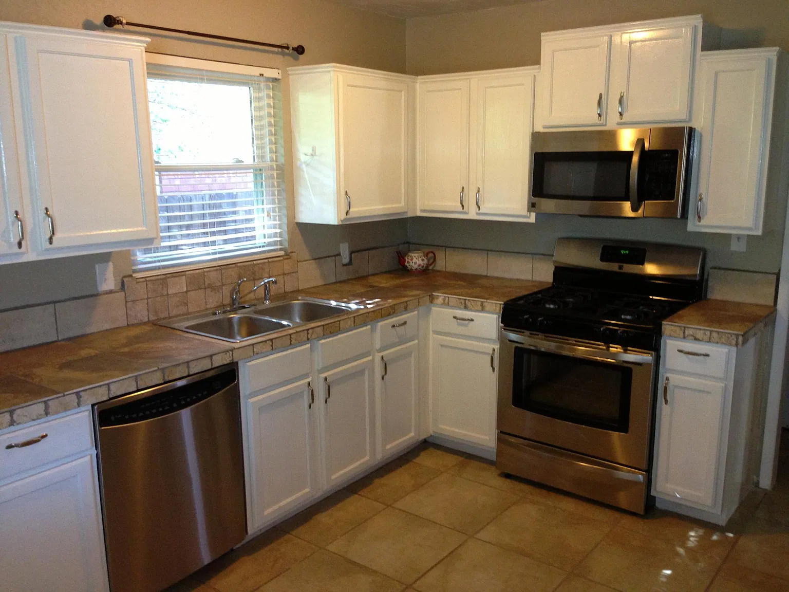 3 bed, 1.5 bath, 1153 sqft, $1,500 — Photo 4