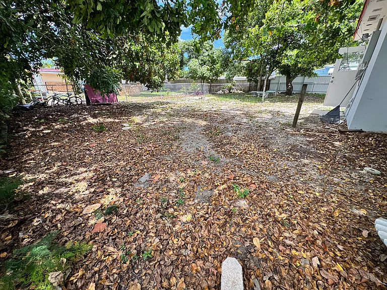 4230 NE 3rd Ave — Photo 13
