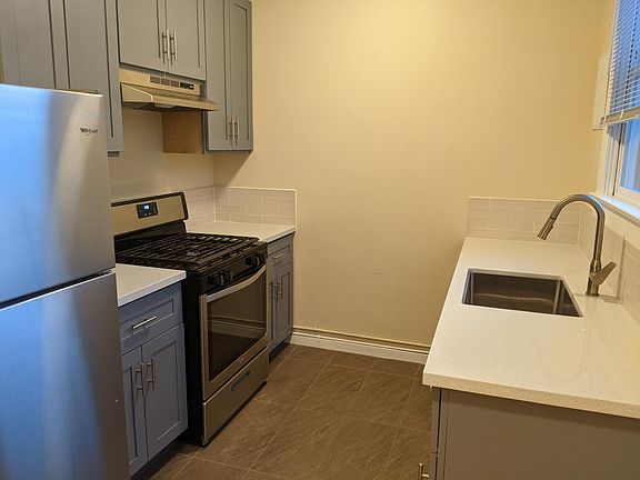 3rd image of 276 3rd Ave #10