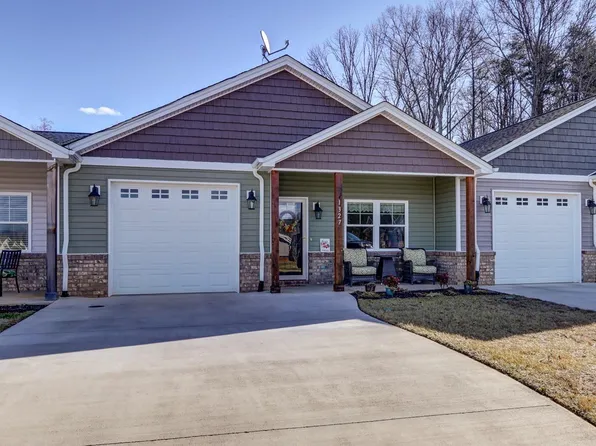 1327 Emerald View Ct, Bedford, VA 24523