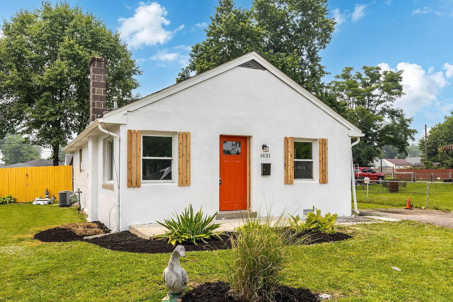 1631 Wilson Ave photo 1